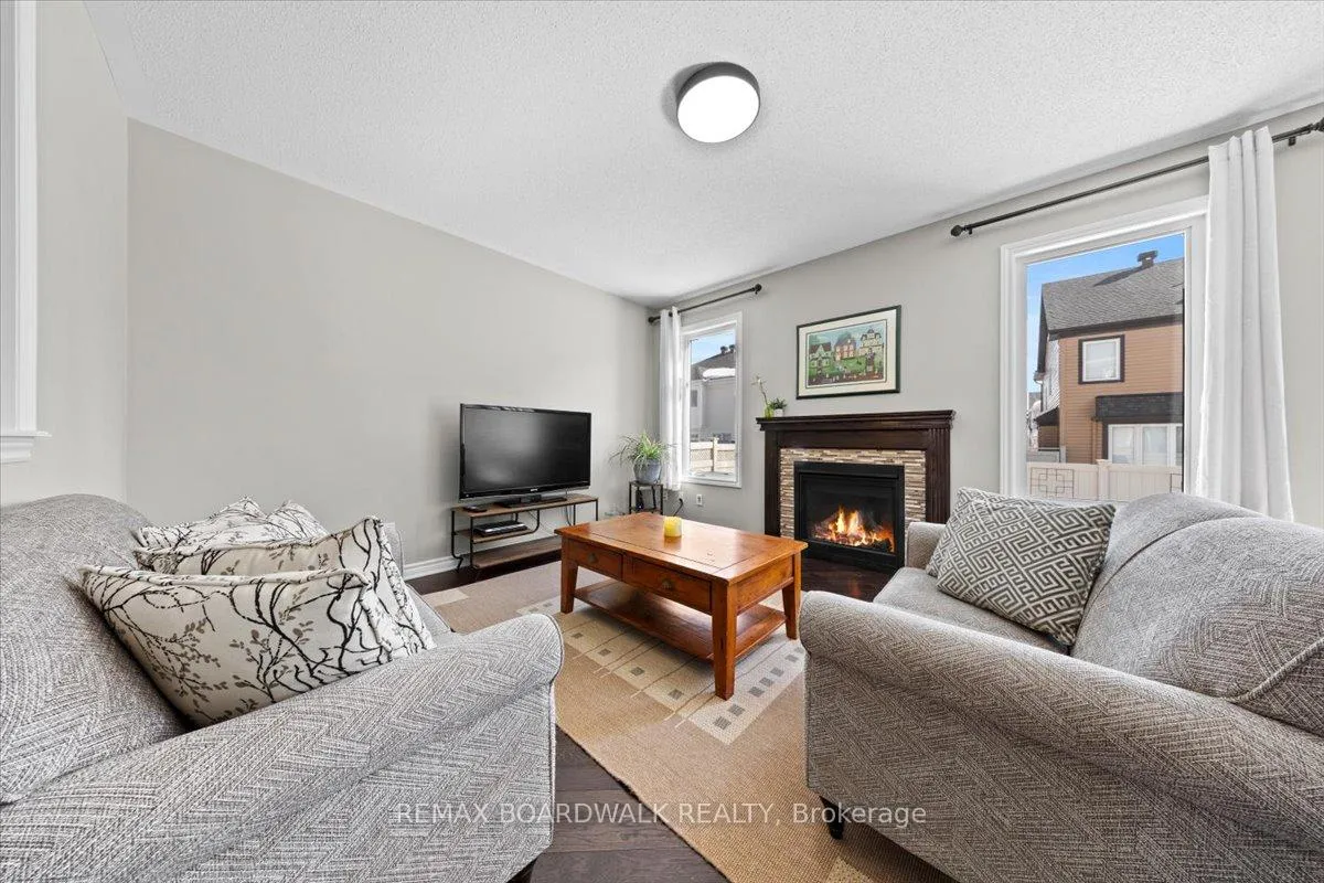 Photo 14 of 130 Pinelock Street, Ottawa, Kanata - Emerald Meadows/Trailwest — HOMEH