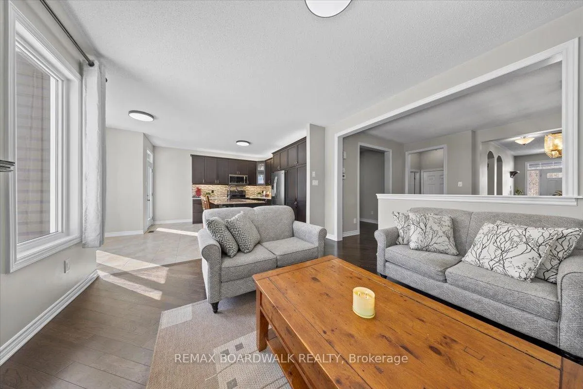 Photo 15 of 130 Pinelock Street, Ottawa, Kanata - Emerald Meadows/Trailwest — HOMEH