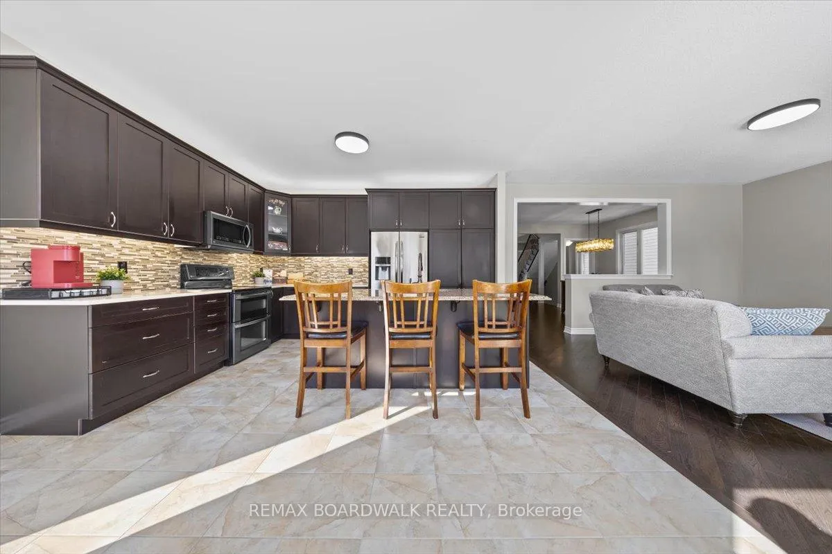 Photo 17 of 130 Pinelock Street, Ottawa, Kanata - Emerald Meadows/Trailwest — HOMEH