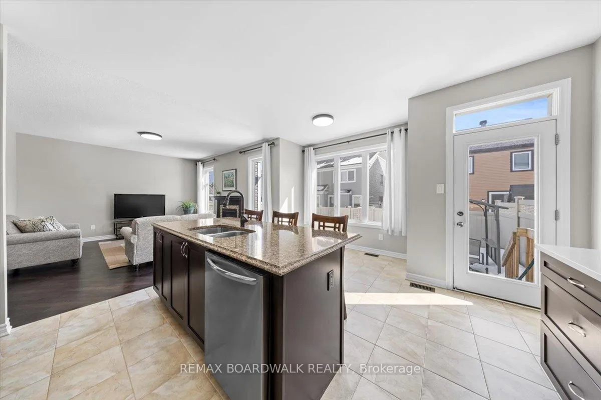 Photo 18 of 130 Pinelock Street, Ottawa, Kanata - Emerald Meadows/Trailwest — HOMEH
