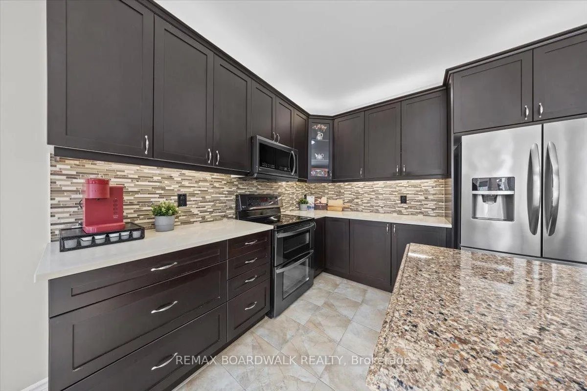 Photo 19 of 130 Pinelock Street, Ottawa, Kanata - Emerald Meadows/Trailwest — HOMEH