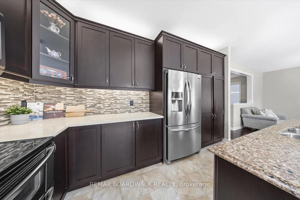 Photo 21 of 130 Pinelock Street, Ottawa, Kanata - Emerald Meadows/Trailwest — HOMEH