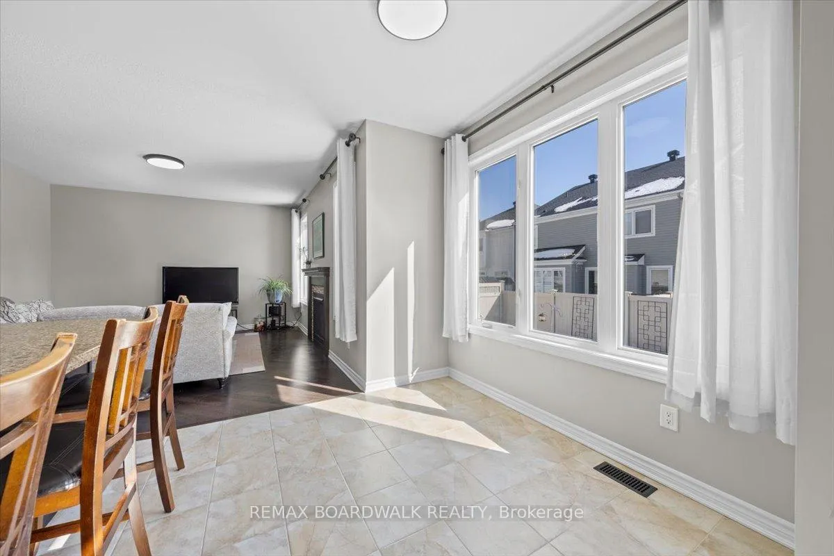 Photo 23 of 130 Pinelock Street, Ottawa, Kanata - Emerald Meadows/Trailwest — HOMEH