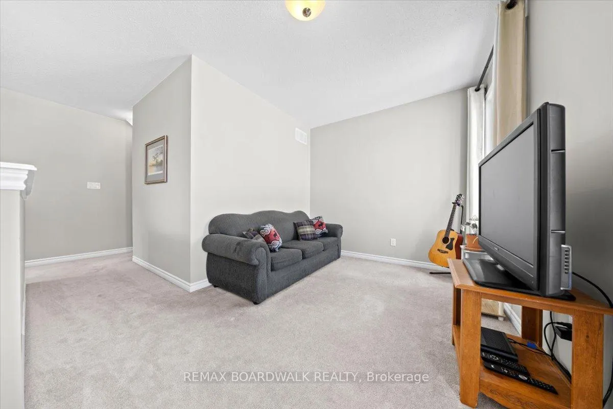 Photo 26 of 130 Pinelock Street, Ottawa, Kanata - Emerald Meadows/Trailwest — HOMEH
