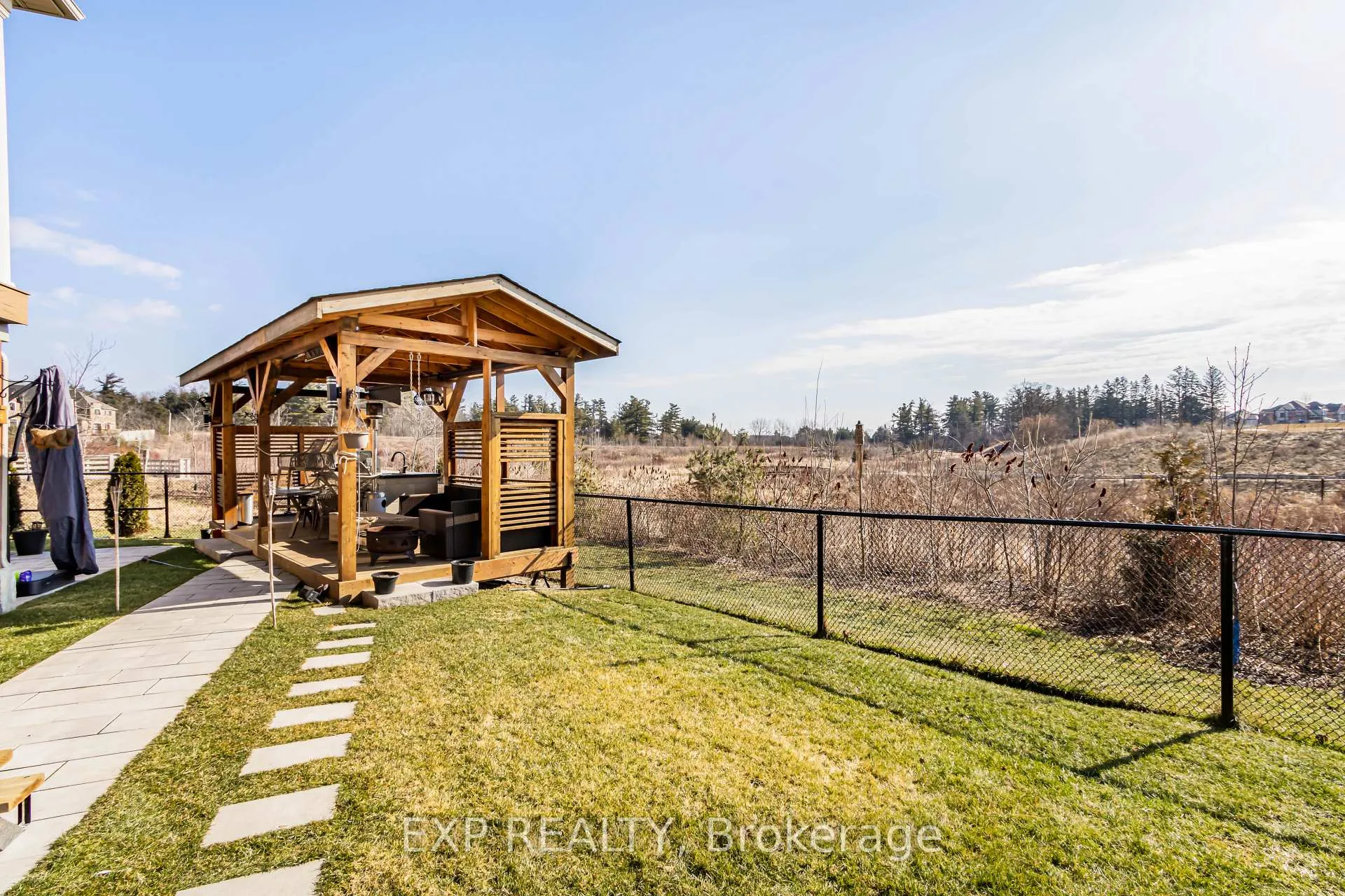 Photo 25 of 21 Lacrosse Trail, Vaughan, Kleinburg — HOMEH