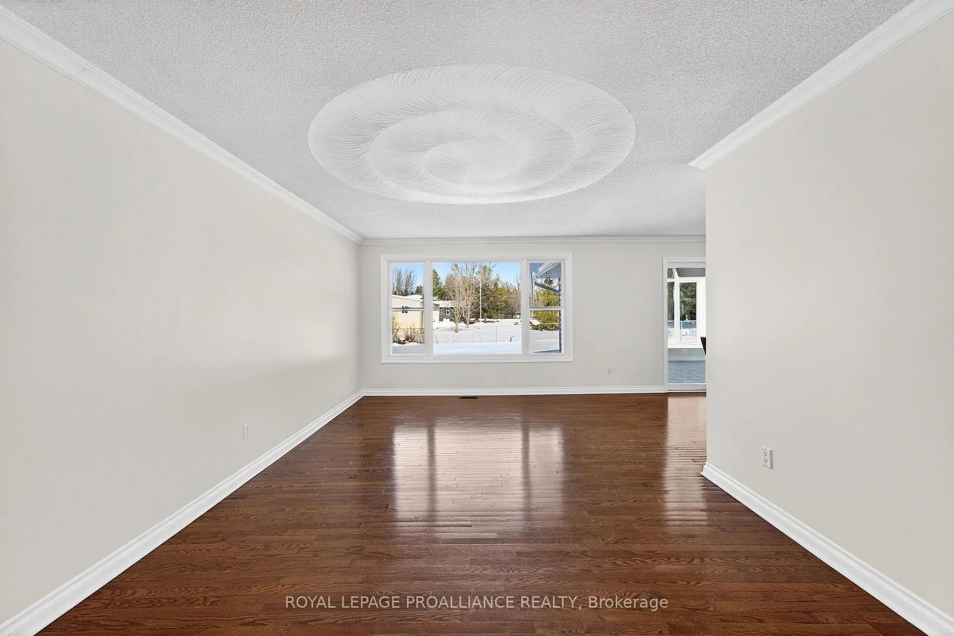Photo 3 of 107 Fenwood Crescent, Belleville, Belleville Ward — HOMEH