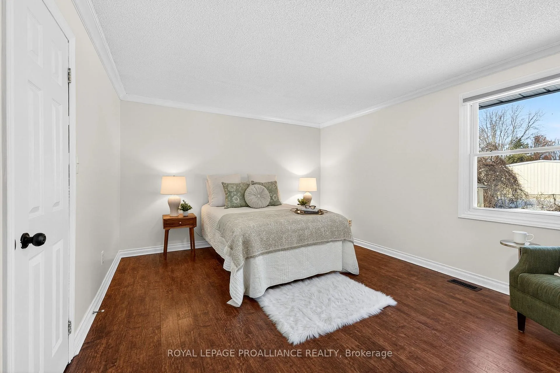 Photo 13 of 107 Fenwood Crescent, Belleville, Belleville Ward — HOMEH