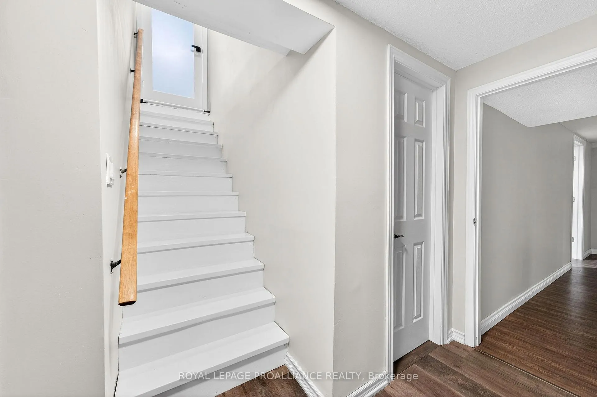 Photo 21 of 107 Fenwood Crescent, Belleville, Belleville Ward — HOMEH
