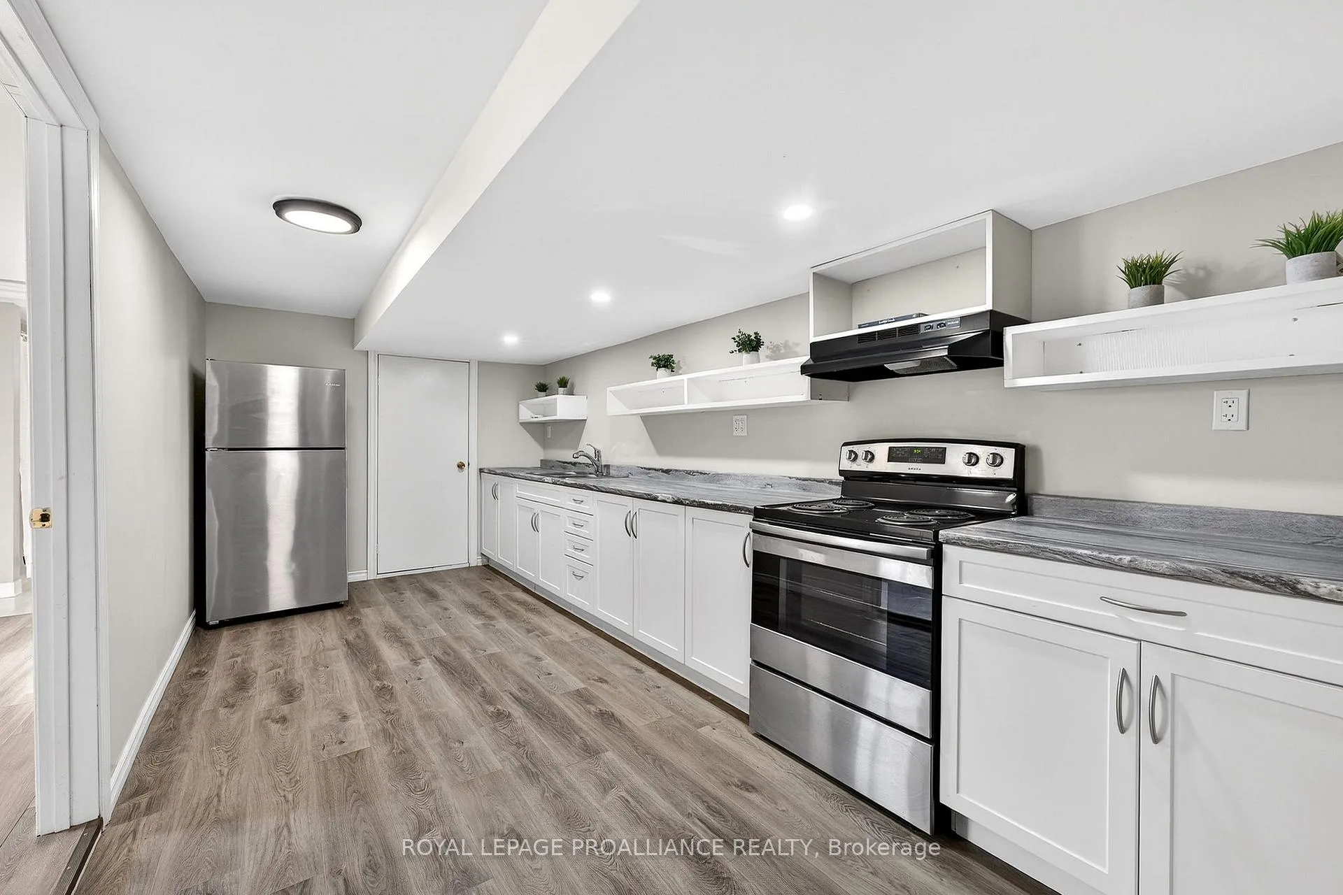 Photo 28 of 107 Fenwood Crescent, Belleville, Belleville Ward — HOMEH