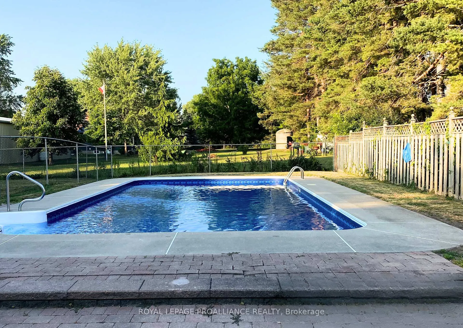 Photo 32 of 107 Fenwood Crescent, Belleville, Belleville Ward — HOMEH