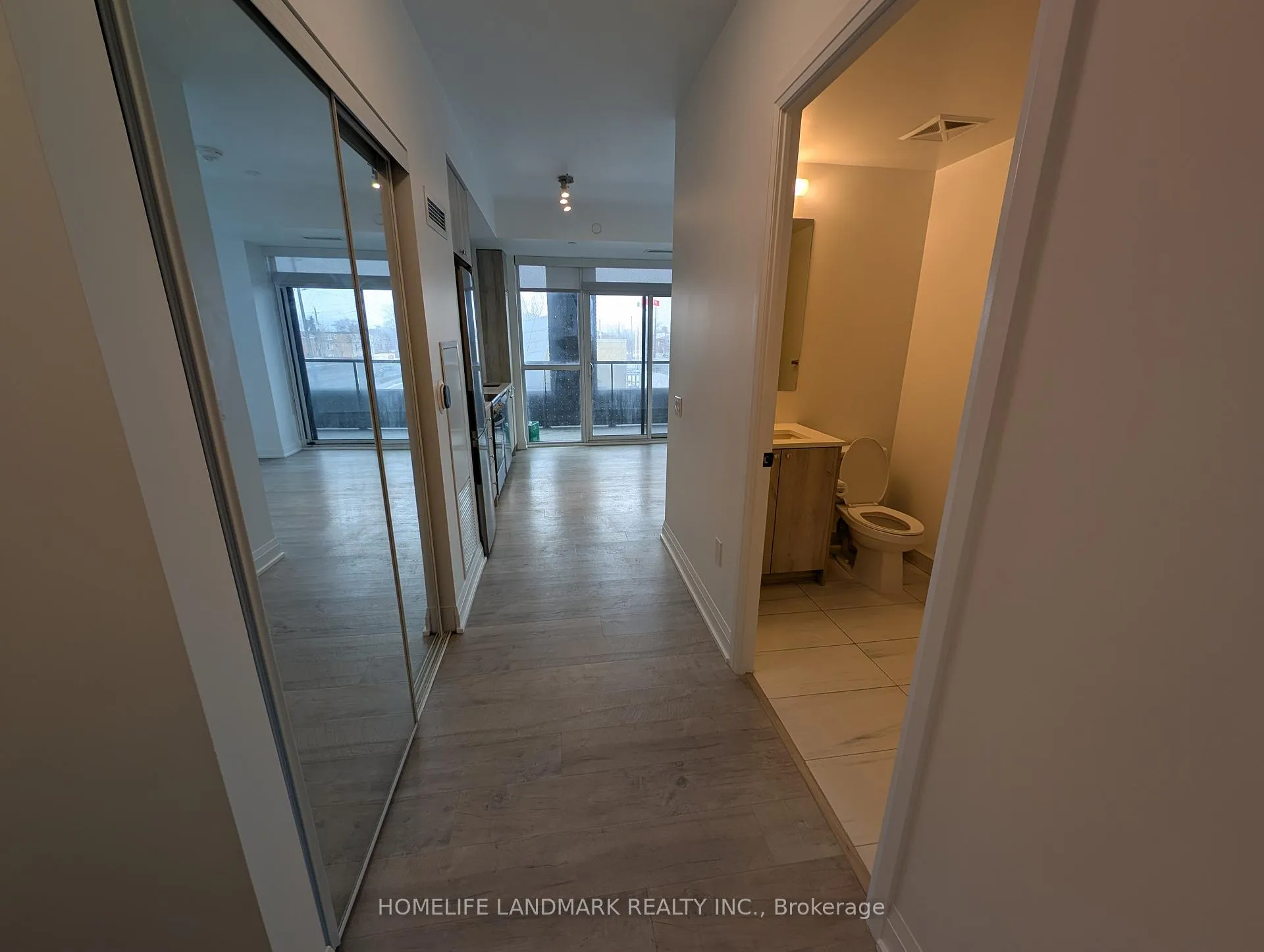 Photo 4 of Unit 207, 50 George Butchart Drive, Toronto, Bedford Park-Nortown — HOMEH