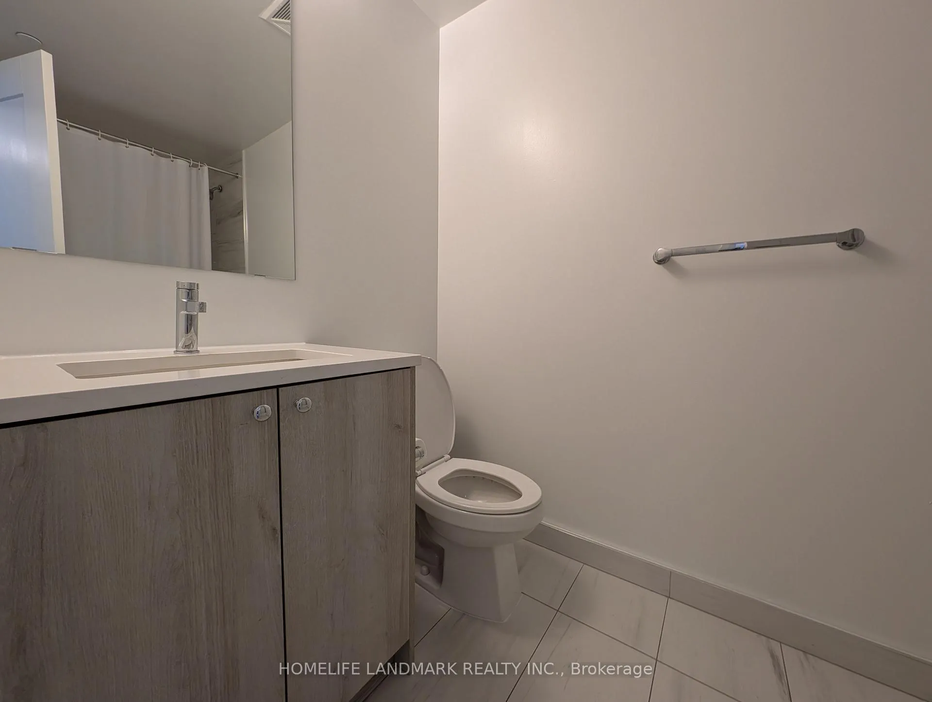 Photo 5 of Unit 207, 50 George Butchart Drive, Toronto, Bedford Park-Nortown — HOMEH