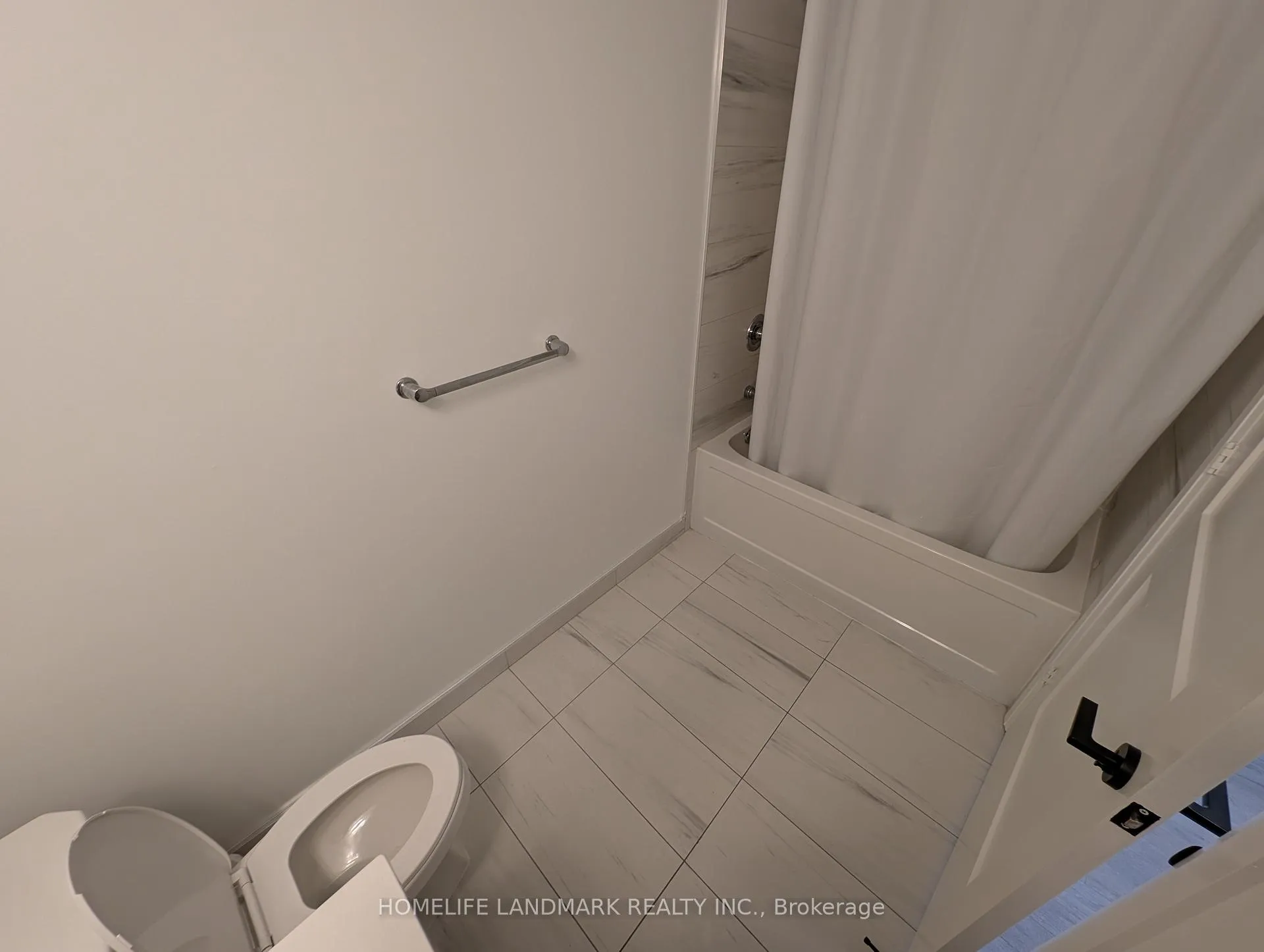Photo 6 of Unit 207, 50 George Butchart Drive, Toronto, Bedford Park-Nortown — HOMEH
