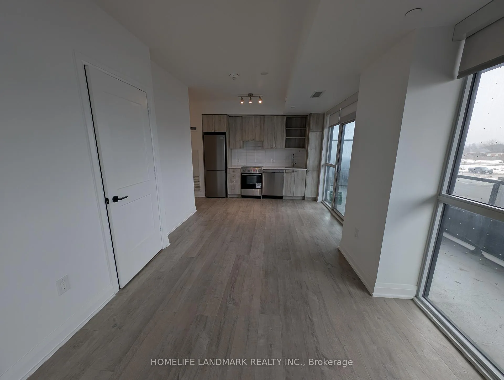 Photo 8 of Unit 207, 50 George Butchart Drive, Toronto, Bedford Park-Nortown — HOMEH