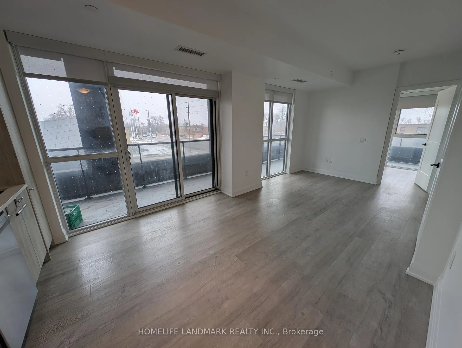 Photo 9 of Unit 207, 50 George Butchart Drive, Toronto, Bedford Park-Nortown — HOMEH