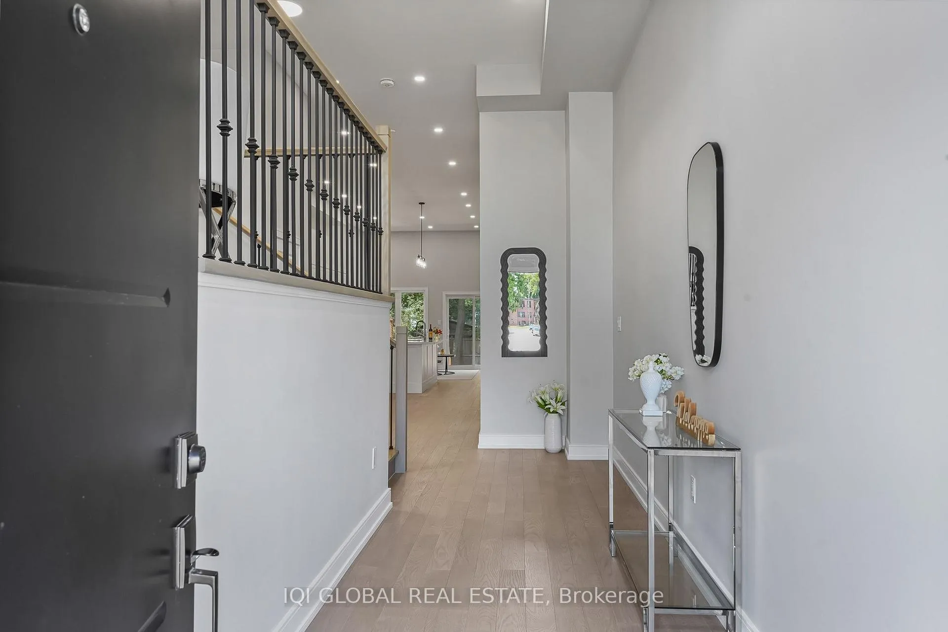 Photo 4 of 308 Anderson Avenue, Oshawa, McLaughlin — HOMEH