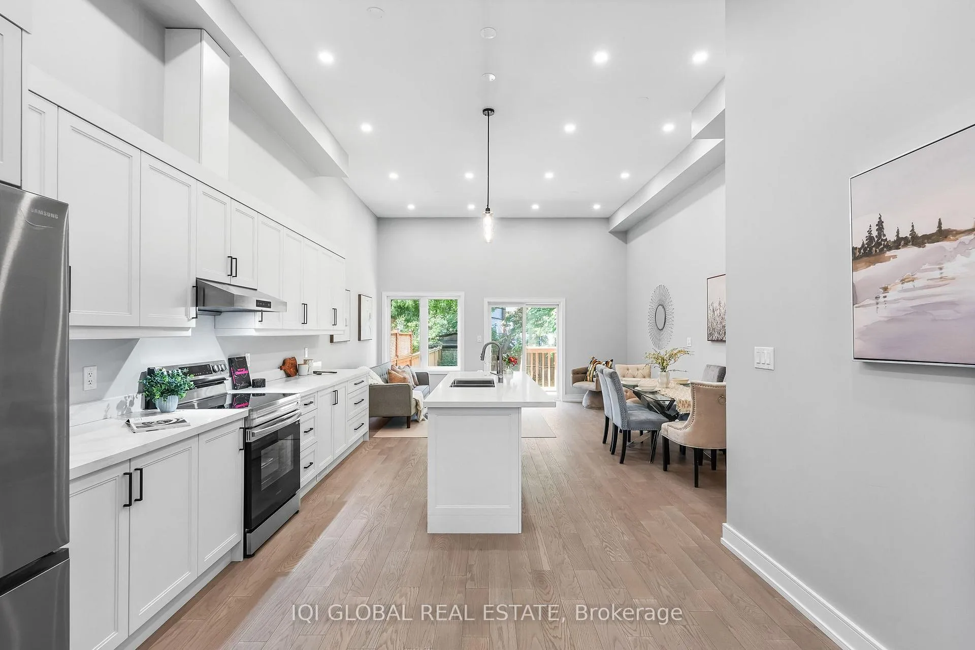 Photo 6 of 308 Anderson Avenue, Oshawa, McLaughlin — HOMEH