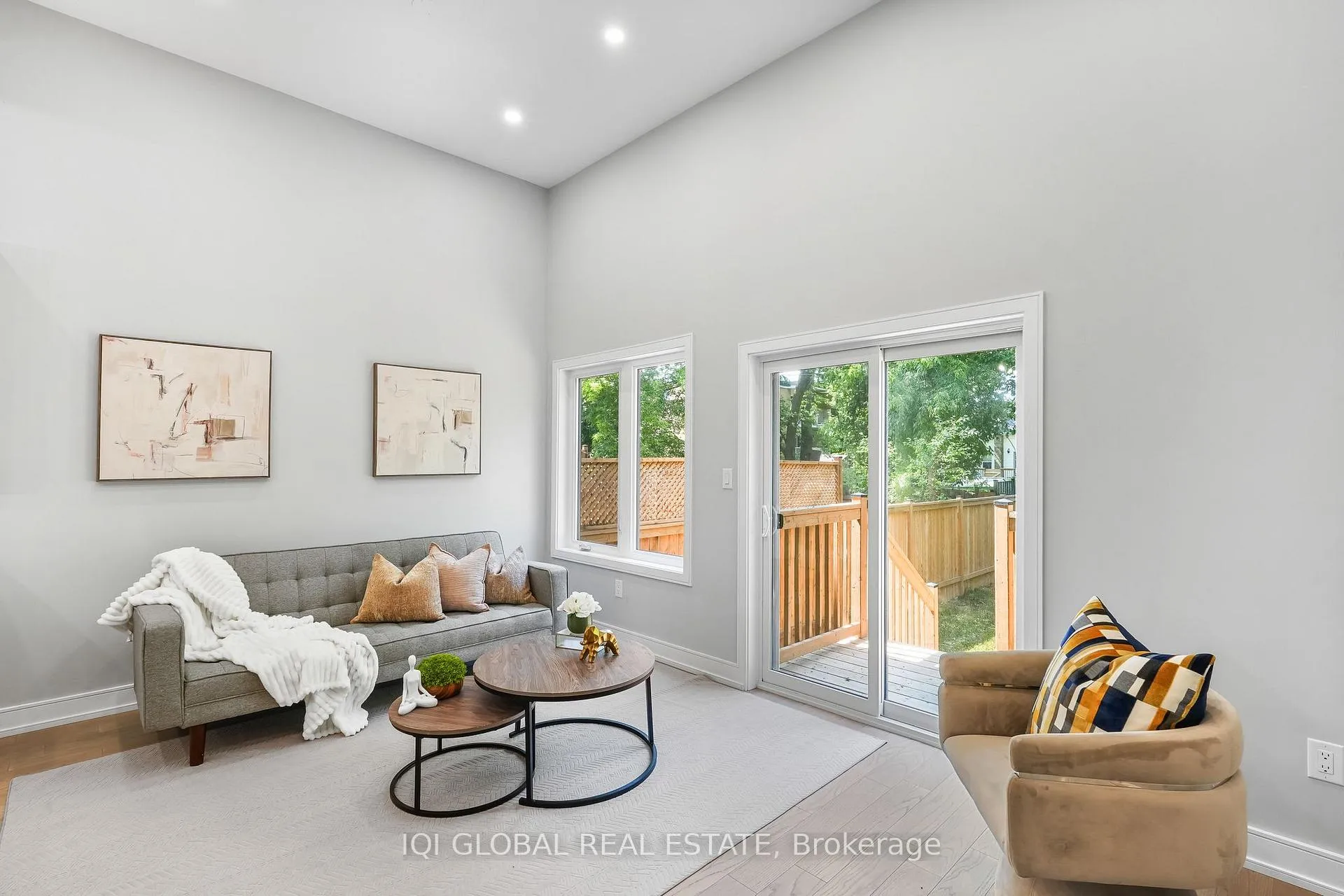 Photo 12 of 308 Anderson Avenue, Oshawa, McLaughlin — HOMEH