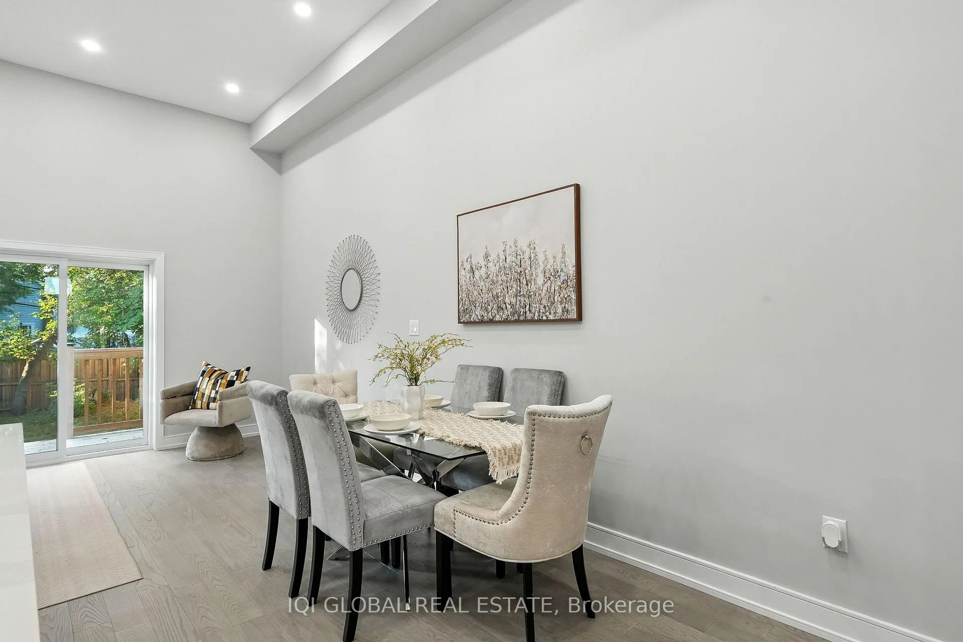 Photo 15 of 308 Anderson Avenue, Oshawa, McLaughlin — HOMEH