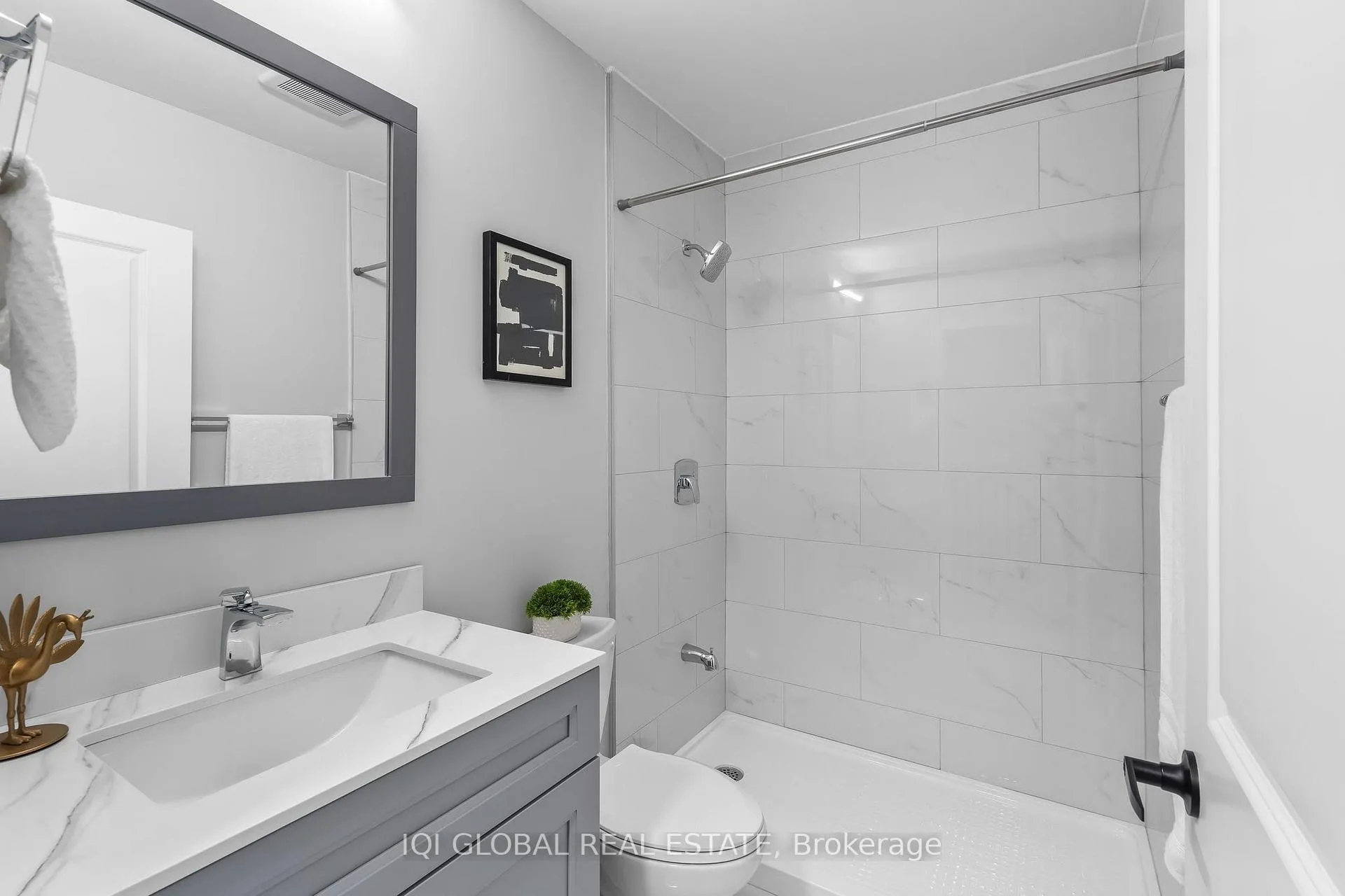 Photo 29 of 308 Anderson Avenue, Oshawa, McLaughlin — HOMEH