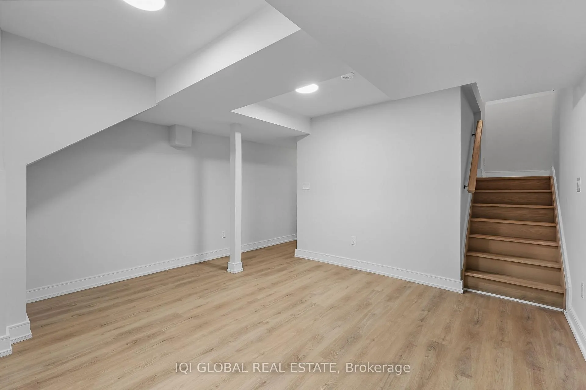 Photo 32 of 308 Anderson Avenue, Oshawa, McLaughlin — HOMEH