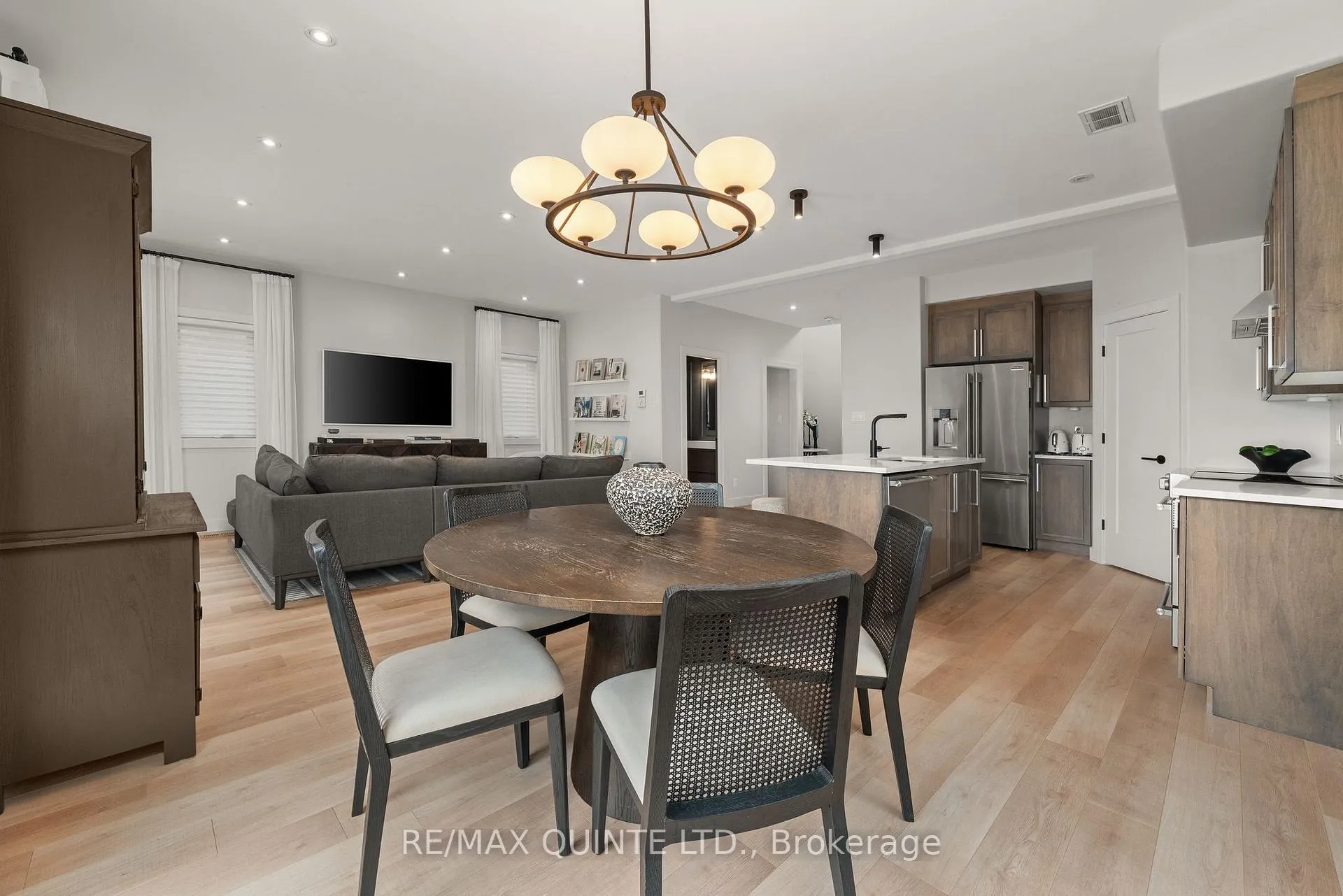 Photo 12 of 14 Cypress Drive, Belleville, Thurlow Ward — HOMEH