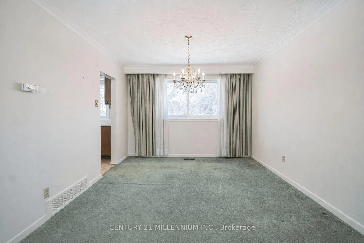 Photo 4 of 94 Norfield Crescent, Etobicoke, Elms-Old Rexdale — HOMEH