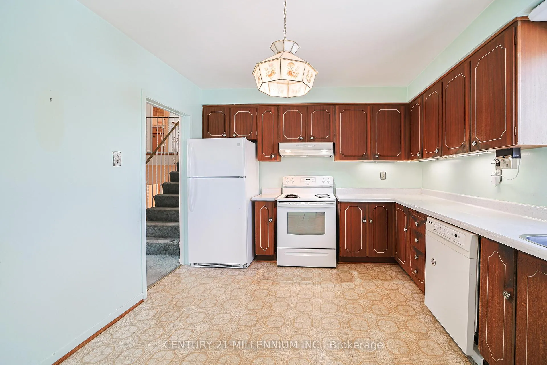 Photo 8 of 94 Norfield Crescent, Etobicoke, Elms-Old Rexdale — HOMEH