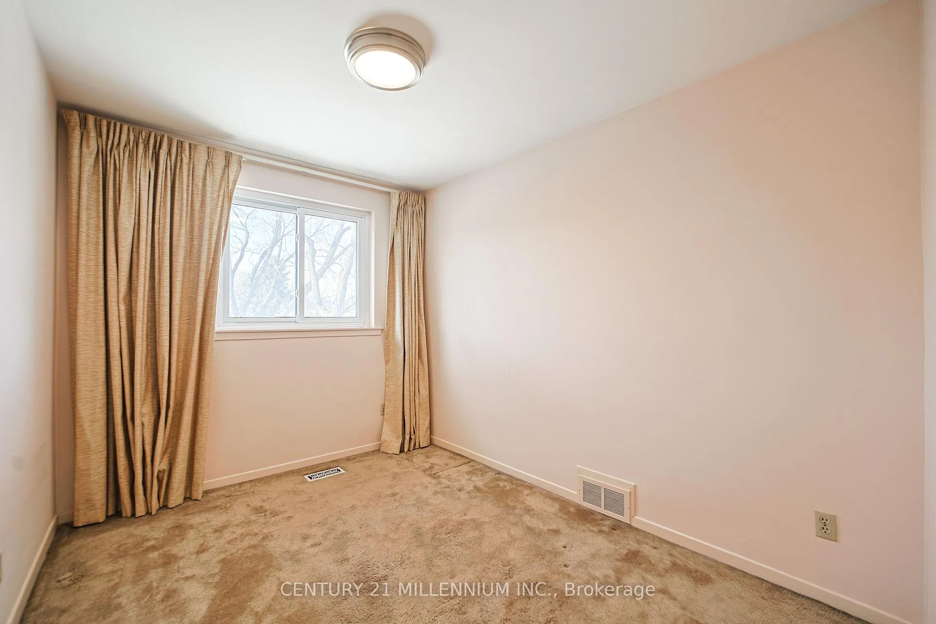 Photo 11 of 94 Norfield Crescent, Etobicoke, Elms-Old Rexdale — HOMEH