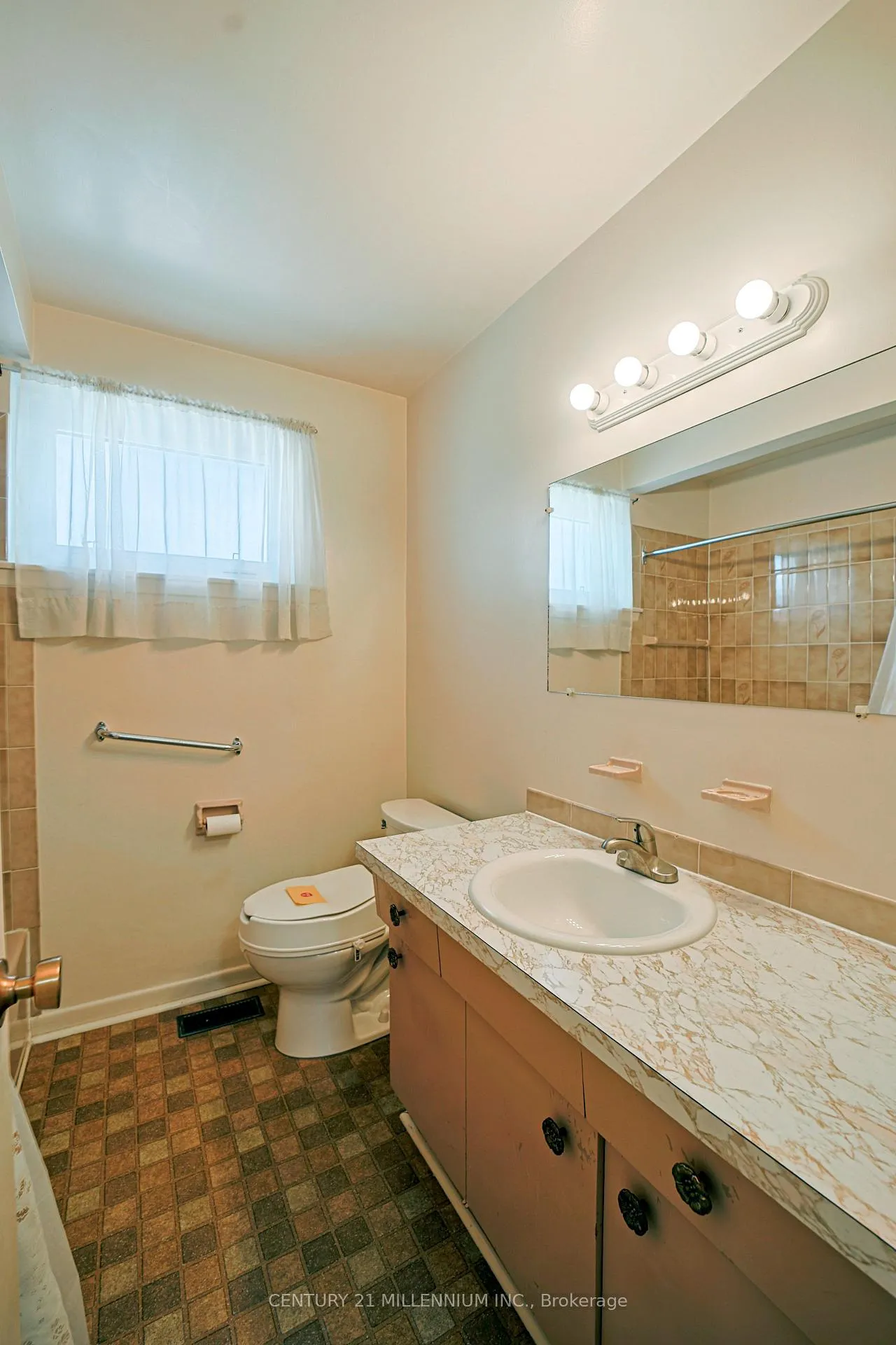 Photo 15 of 94 Norfield Crescent, Etobicoke, Elms-Old Rexdale — HOMEH