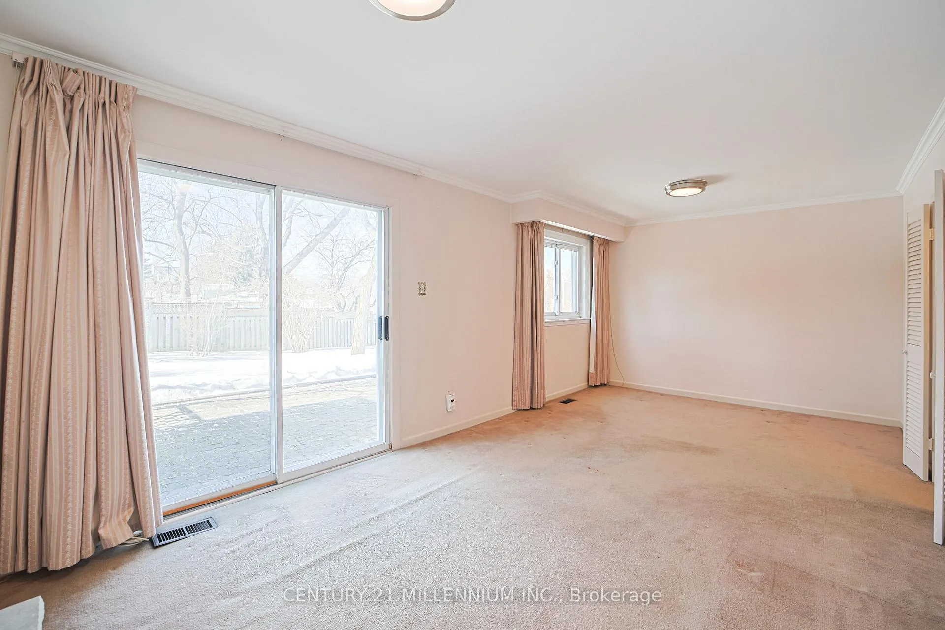 Photo 17 of 94 Norfield Crescent, Etobicoke, Elms-Old Rexdale — HOMEH