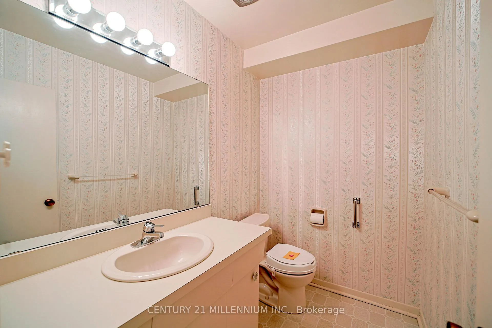 Photo 20 of 94 Norfield Crescent, Etobicoke, Elms-Old Rexdale — HOMEH