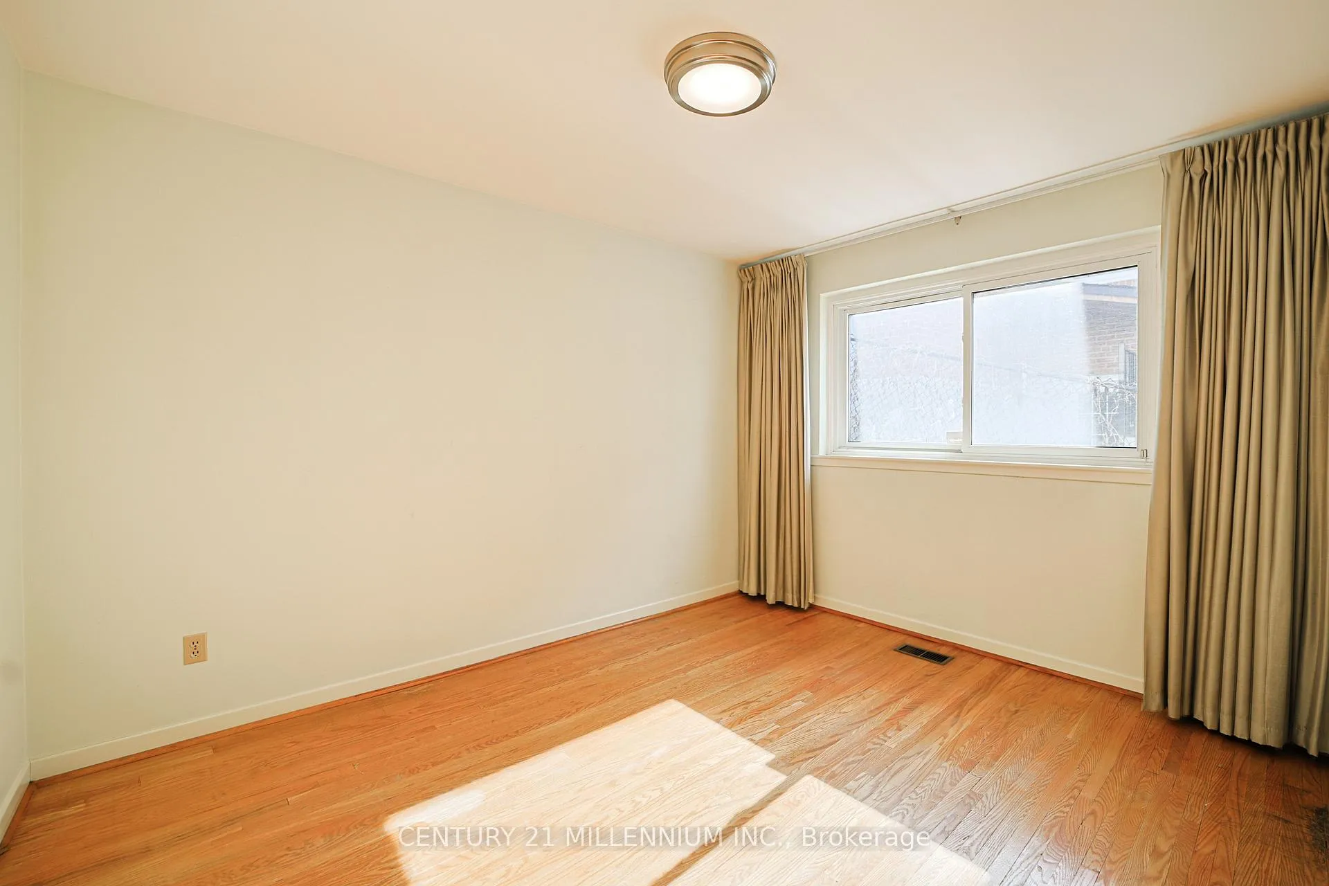 Photo 21 of 94 Norfield Crescent, Etobicoke, Elms-Old Rexdale — HOMEH