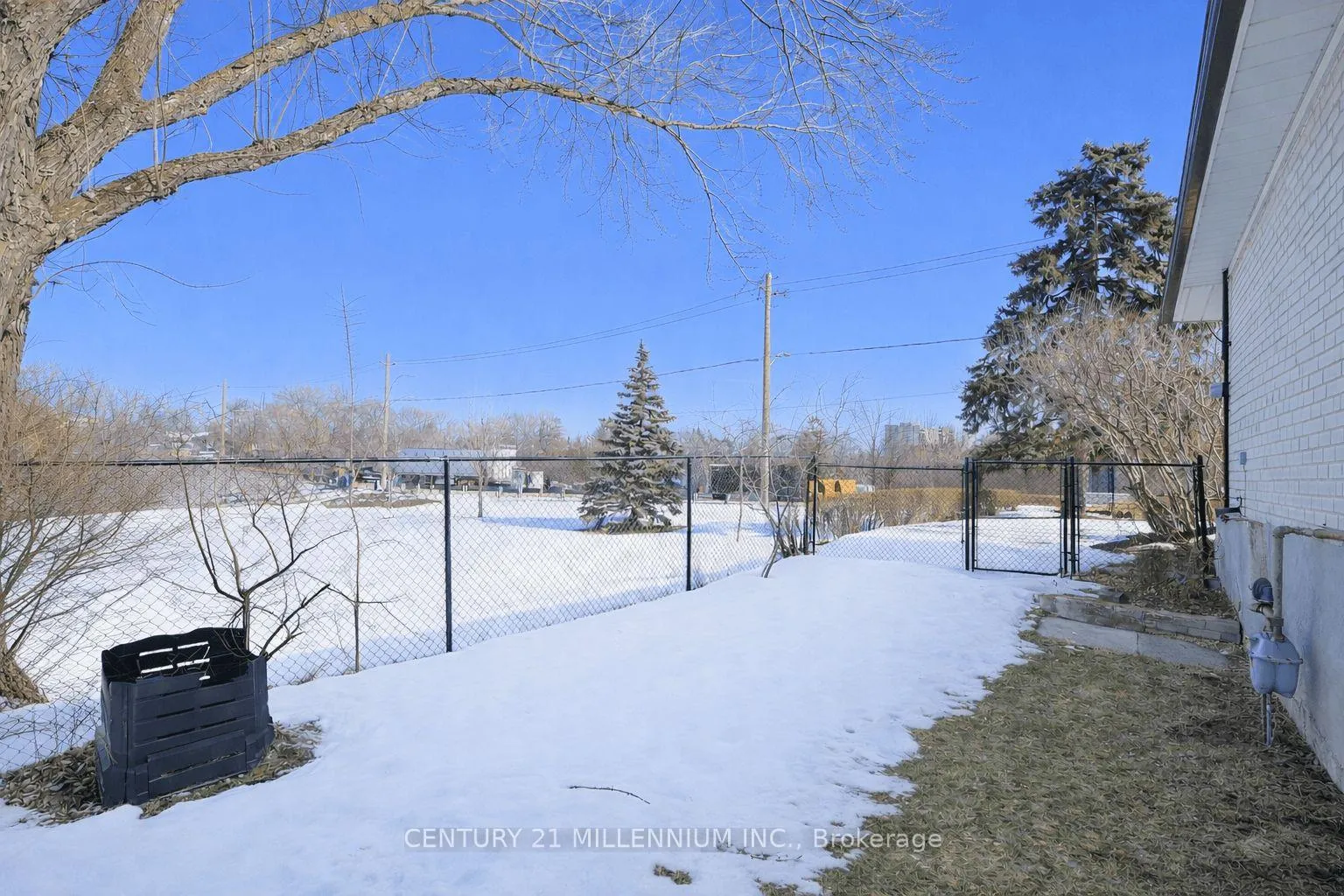 Photo 28 of 94 Norfield Crescent, Etobicoke, Elms-Old Rexdale — HOMEH