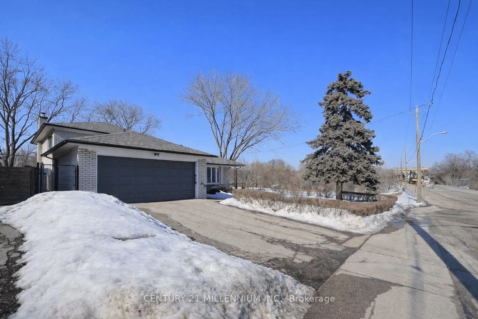 Photo 32 of 94 Norfield Crescent, Etobicoke, Elms-Old Rexdale — HOMEH