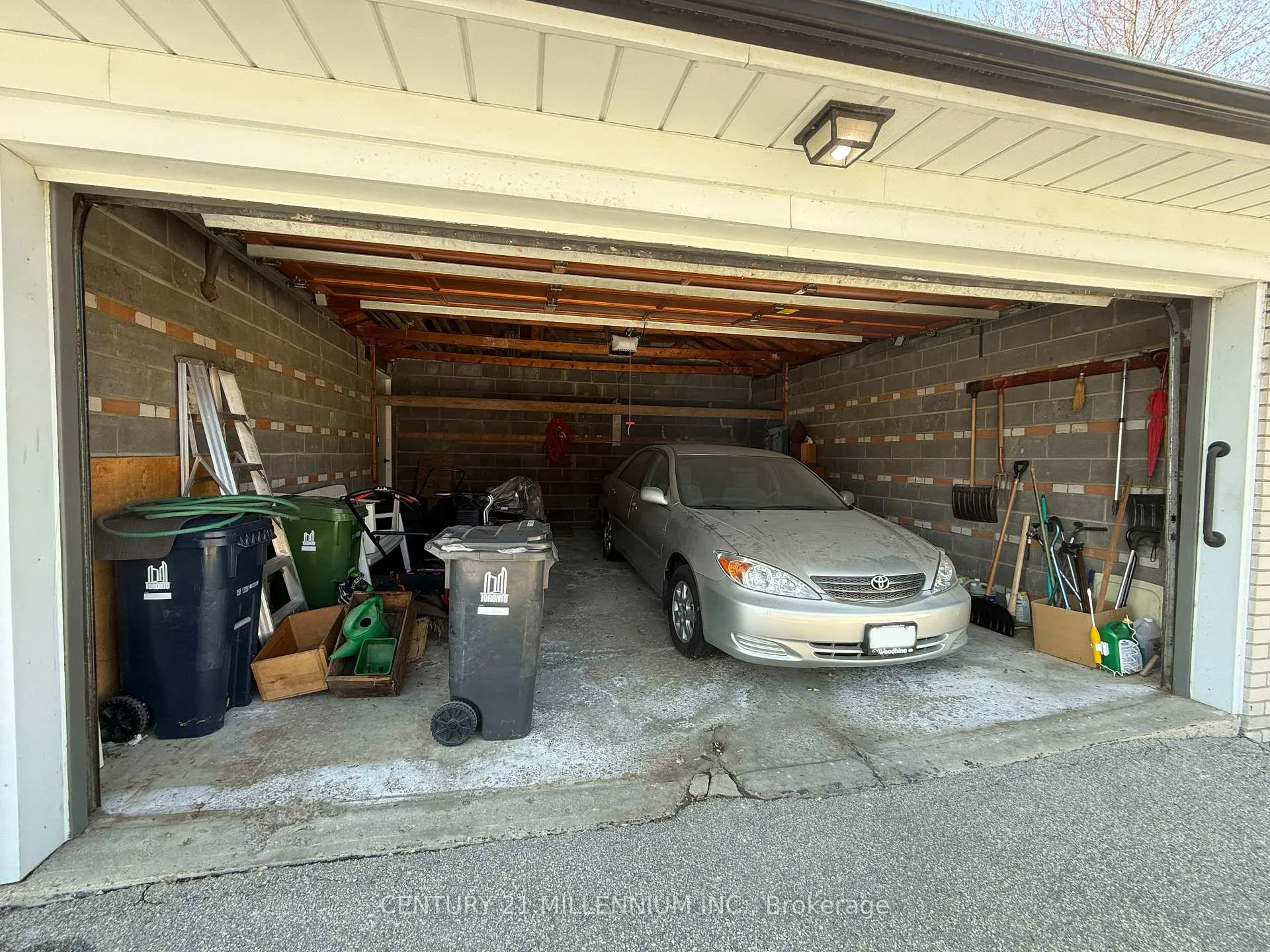 Photo 35 of 94 Norfield Crescent, Etobicoke, Elms-Old Rexdale — HOMEH