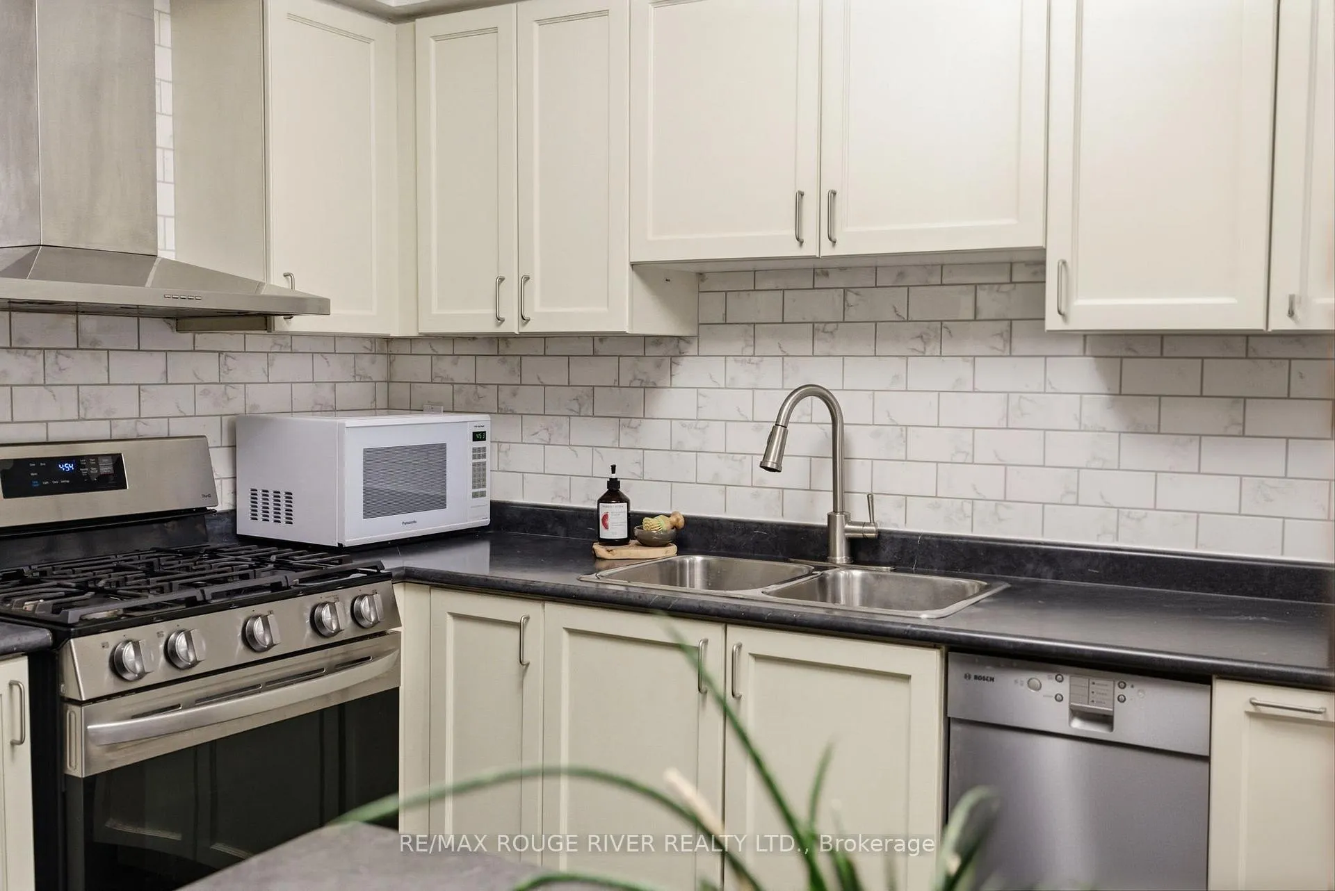 Photo 9 of 6 Edison Way, Whitby, Taunton North — HOMEH