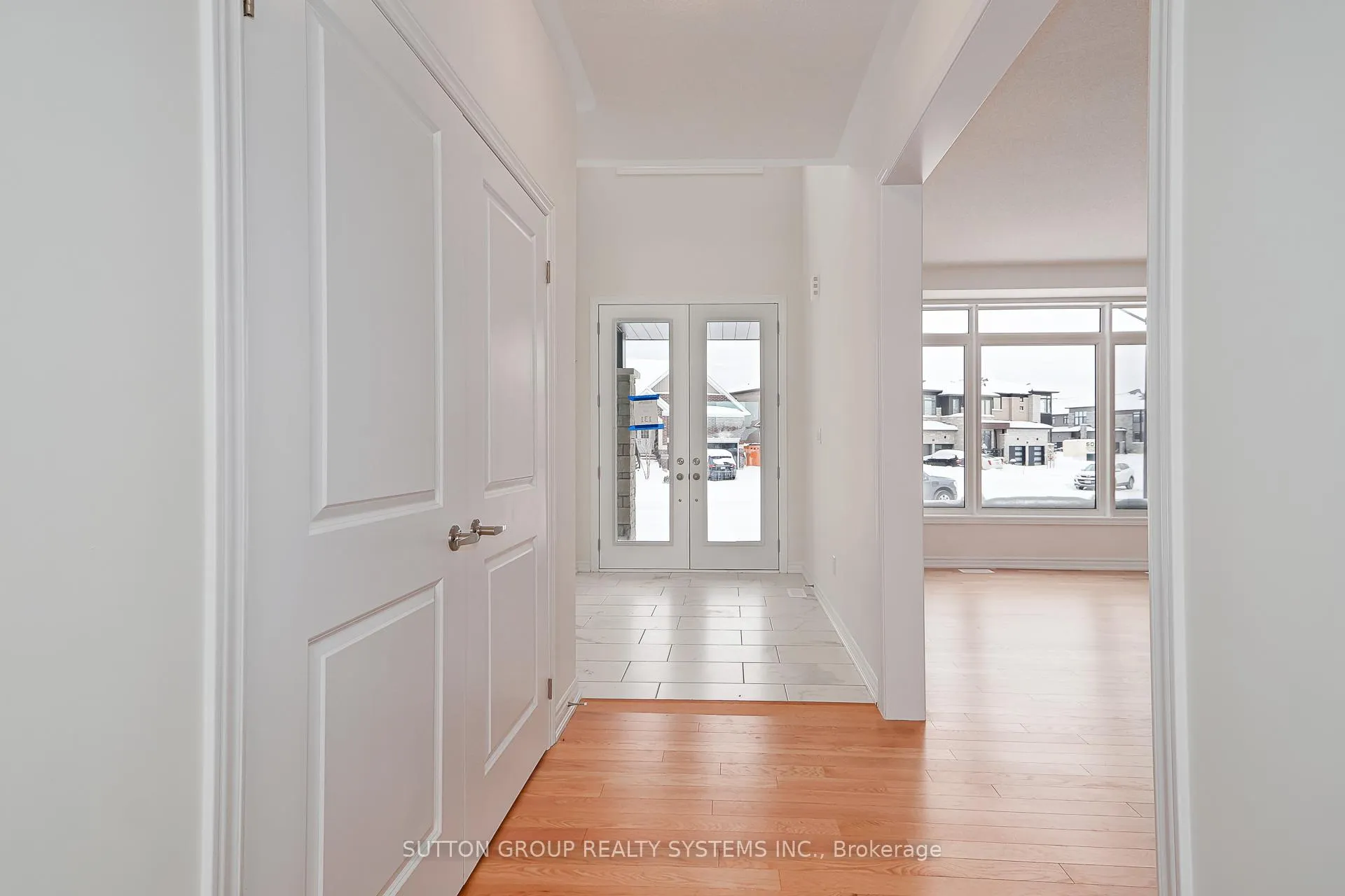 Photo 3 of 184 Roseanne Circle, Wasaga Beach — HOMEH