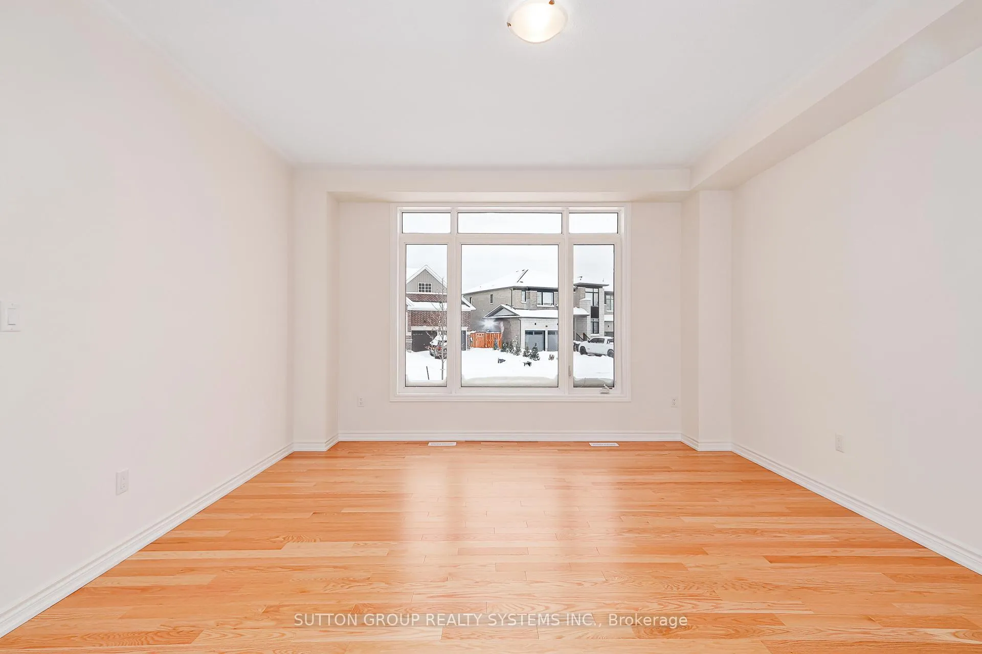 Photo 6 of 184 Roseanne Circle, Wasaga Beach — HOMEH