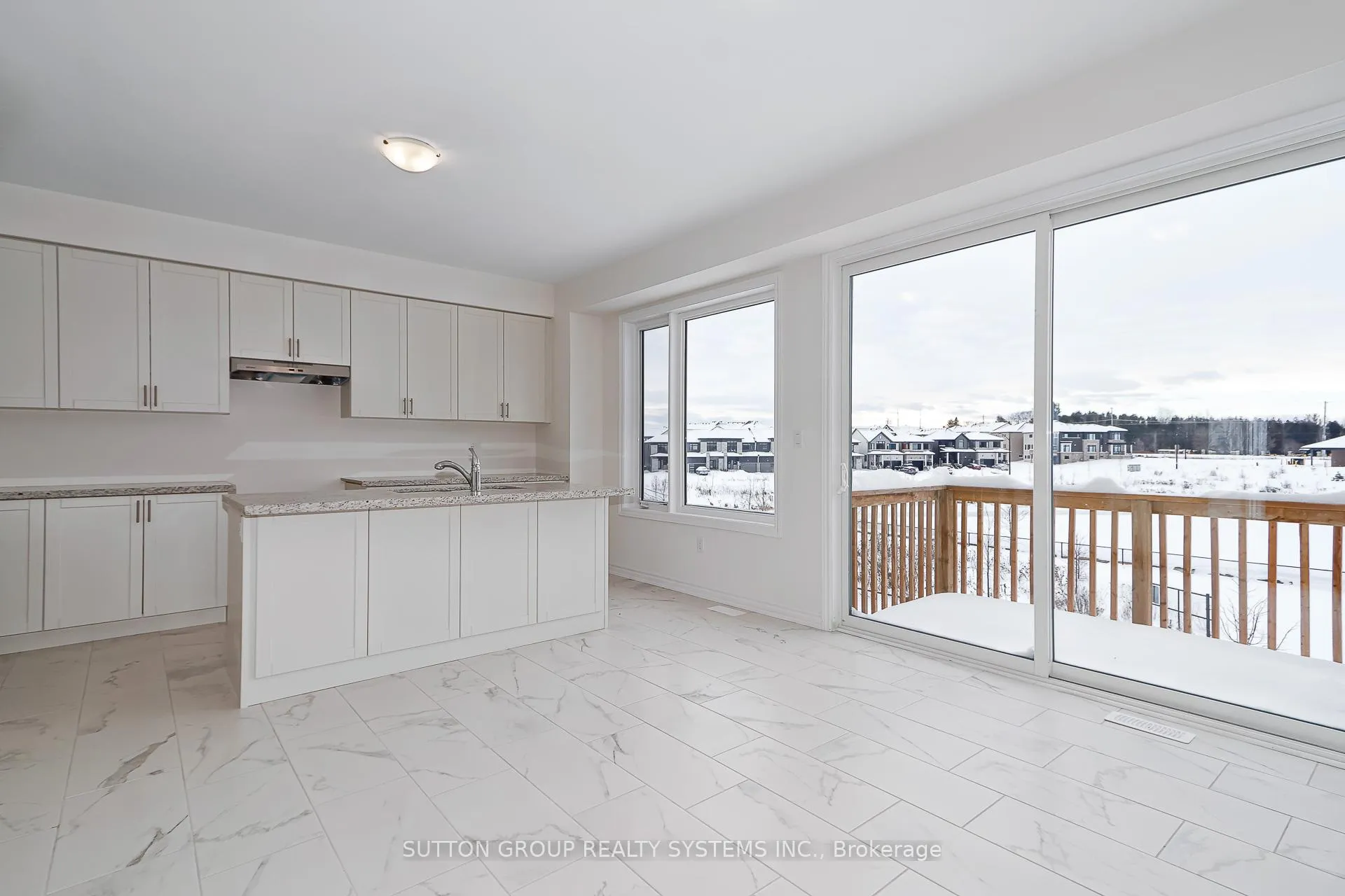 Photo 9 of 184 Roseanne Circle, Wasaga Beach — HOMEH