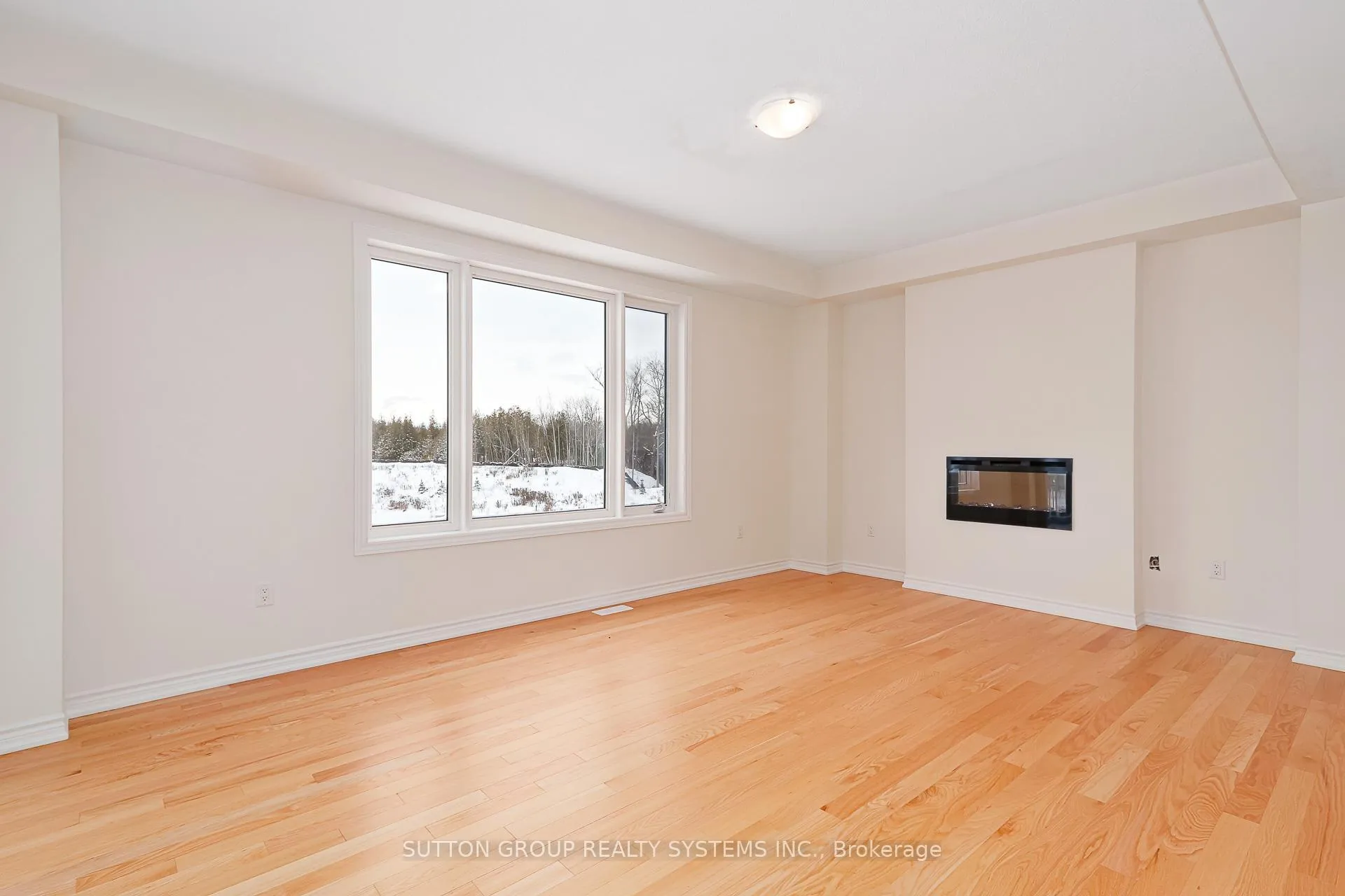 Photo 14 of 184 Roseanne Circle, Wasaga Beach — HOMEH