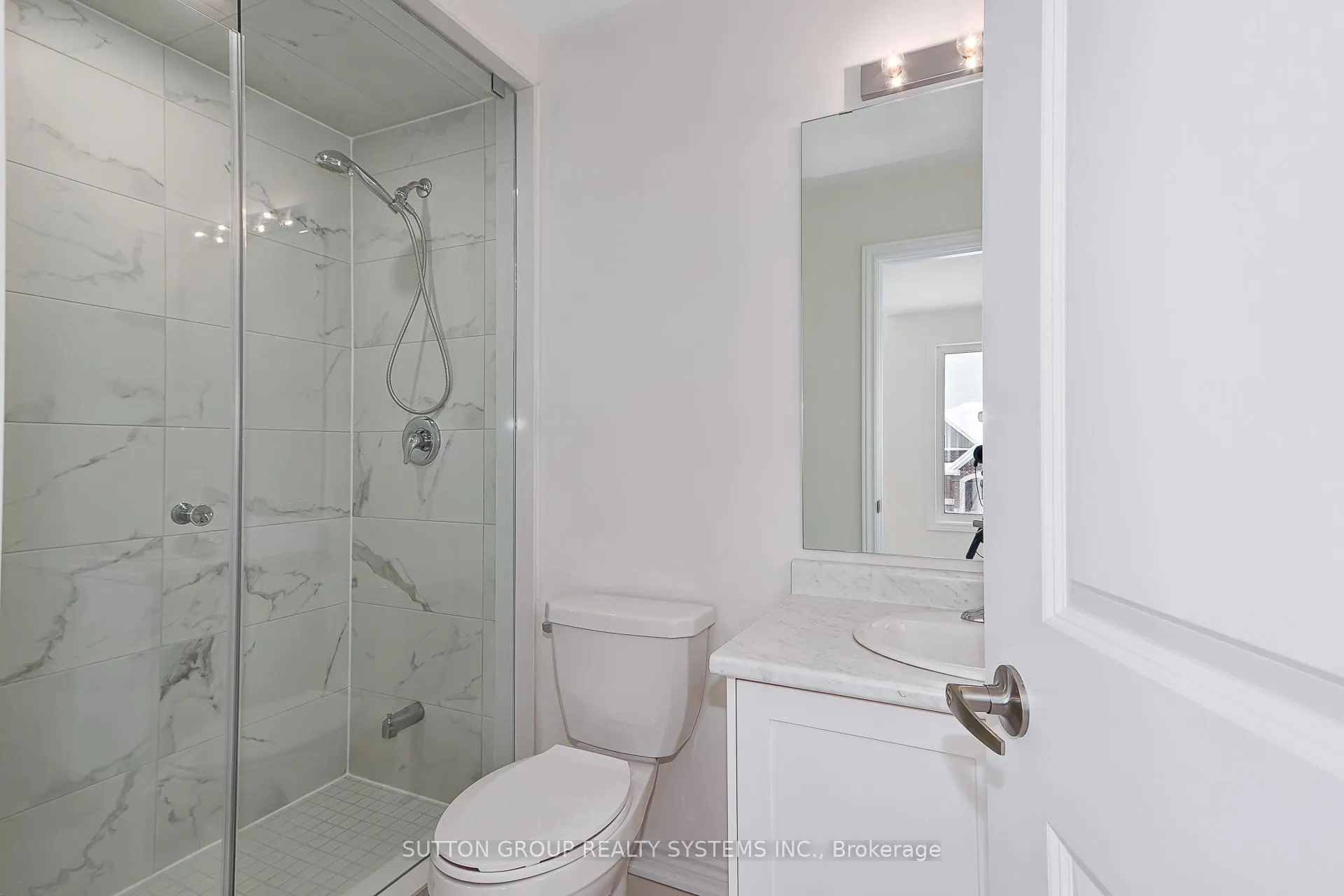 Photo 19 of 184 Roseanne Circle, Wasaga Beach — HOMEH