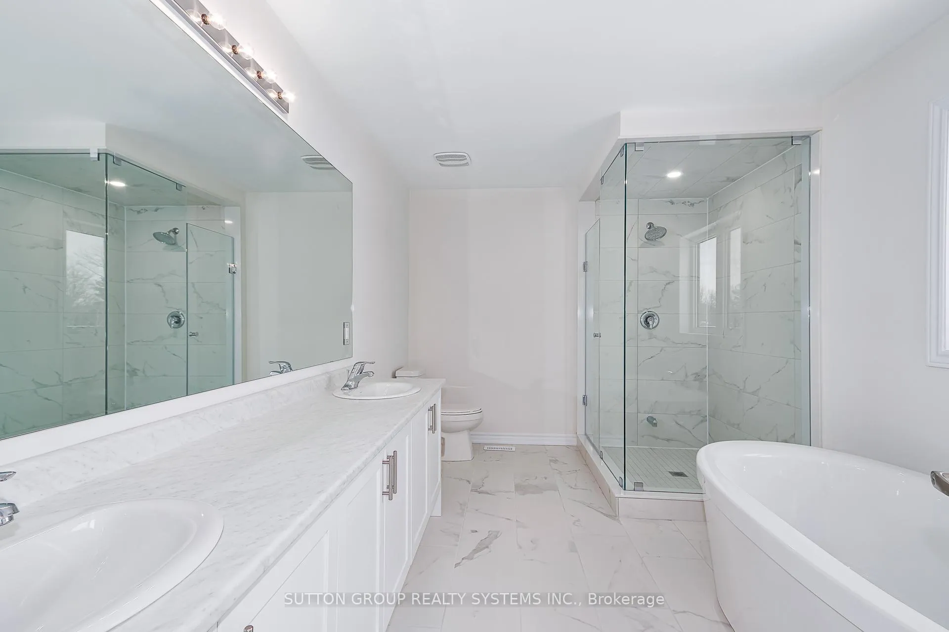 Photo 21 of 184 Roseanne Circle, Wasaga Beach — HOMEH