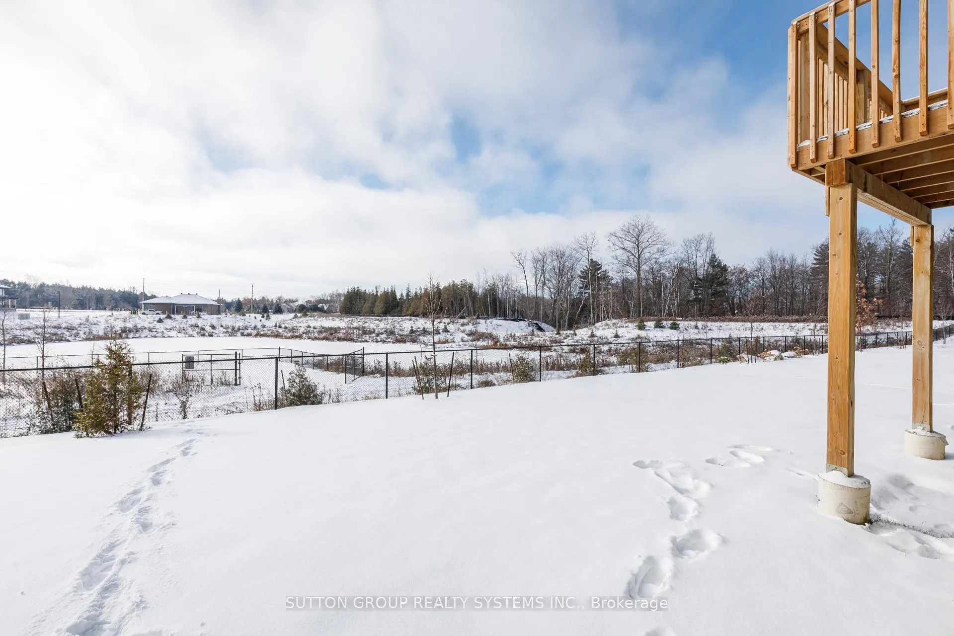 Photo 25 of 184 Roseanne Circle, Wasaga Beach — HOMEH