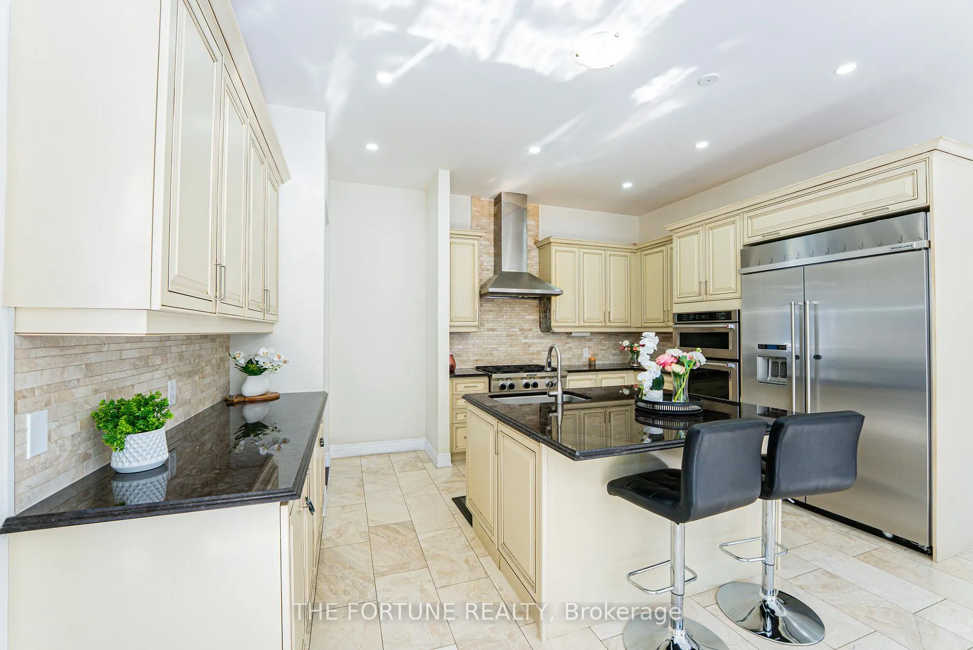 Photo 9 of 21 Lyle Way N, Brampton, Northwest Brampton — HOMEH