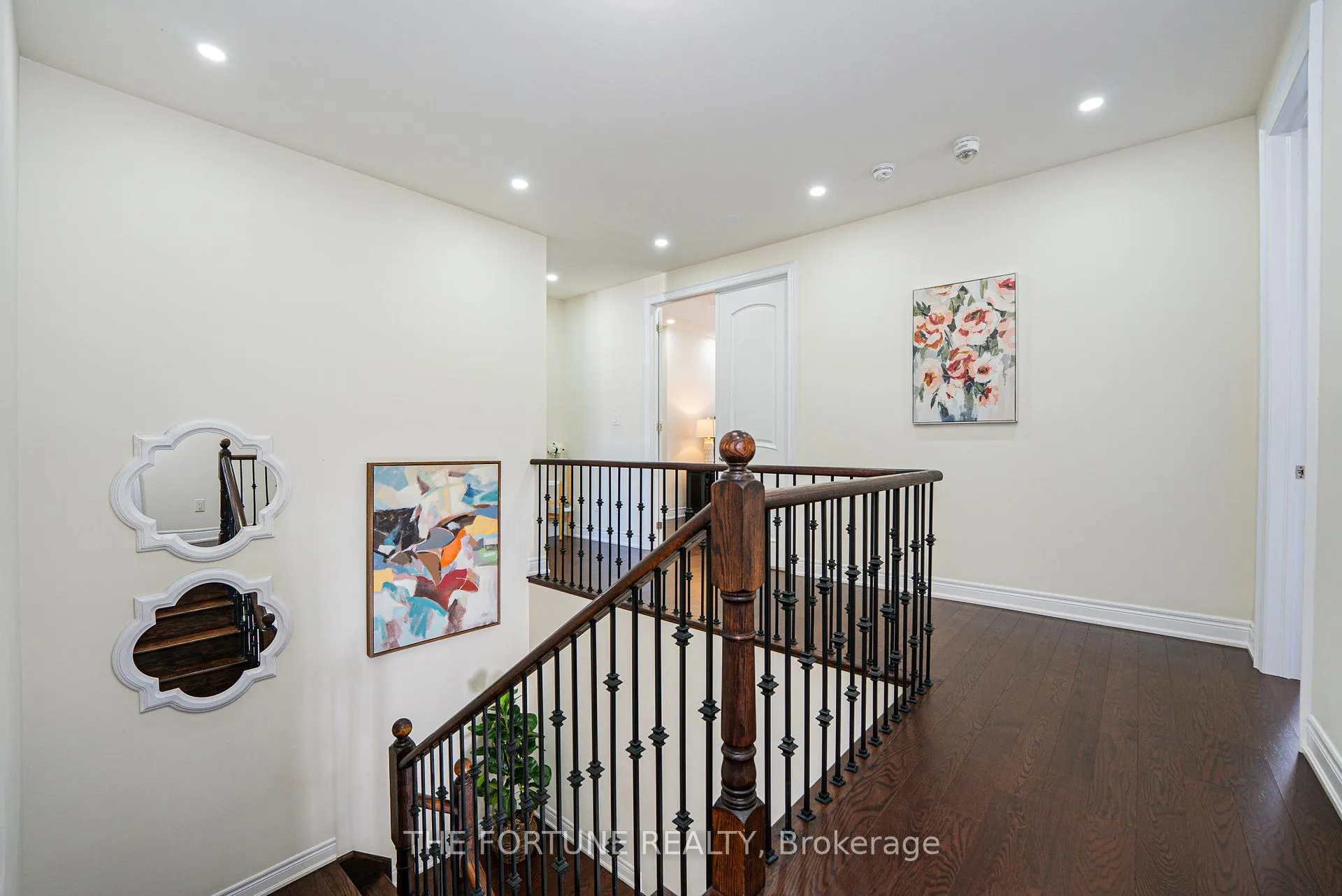 Photo 11 of 21 Lyle Way N, Brampton, Northwest Brampton — HOMEH