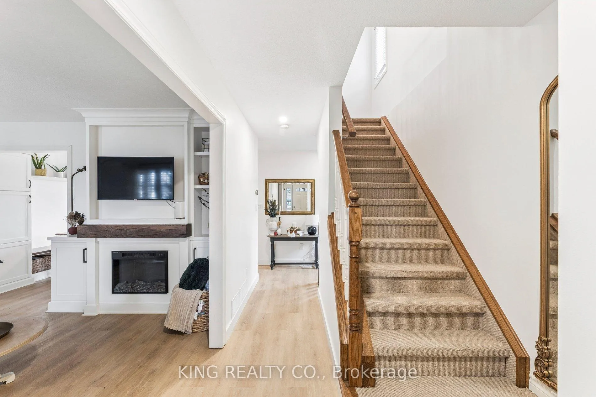 Photo 8 of 24 Coleman Court, St. Thomas — HOMEH