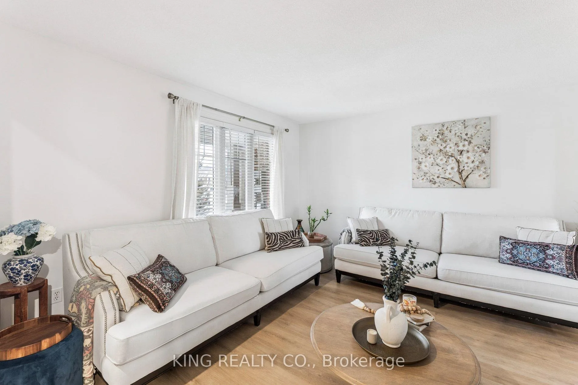 Photo 9 of 24 Coleman Court, St. Thomas — HOMEH