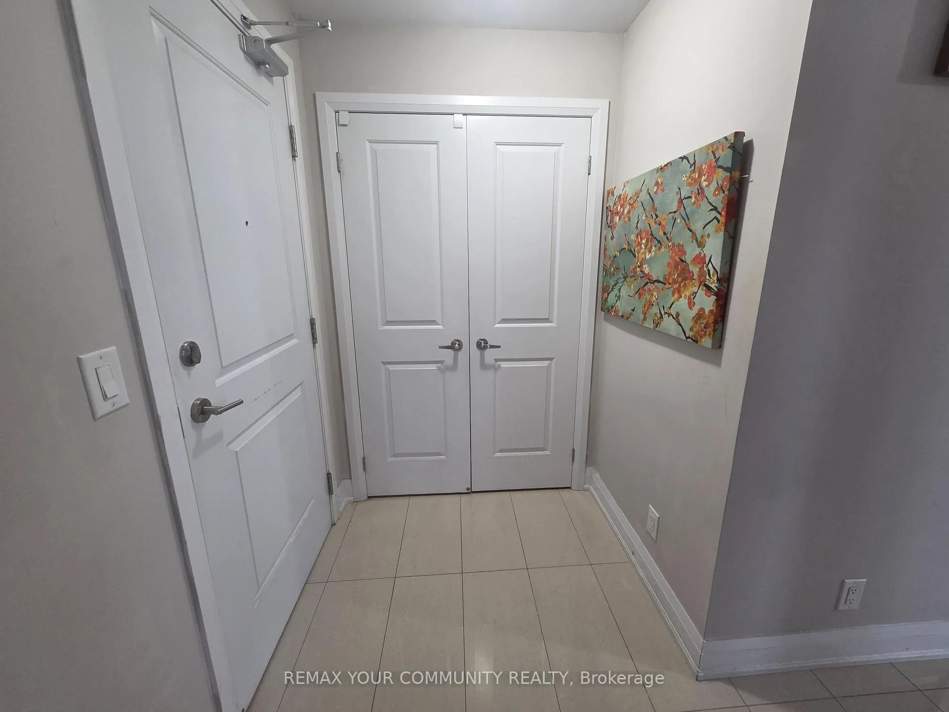 Photo 2 of Unit 318, 12 Woodstream Boulevard, Vaughan, Vaughan Grove — HOMEH