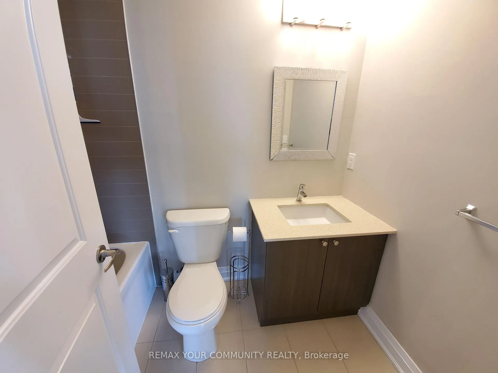 Photo 9 of Unit 318, 12 Woodstream Boulevard, Vaughan, Vaughan Grove — HOMEH